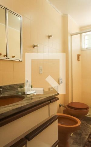 Apartamento à venda com 174m², 3 quartos e 2 vagas Apartamento à venda com 174m², 3 quartos e 2 vagasBanheiro social