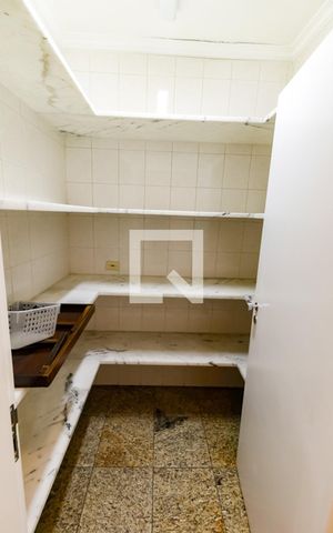 Apartamento à venda com 390m², 6 quartos e 4 vagasDespensa