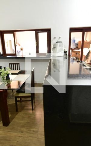 Casa à venda com 240m², 4 quartos e 1 vagaCozinha