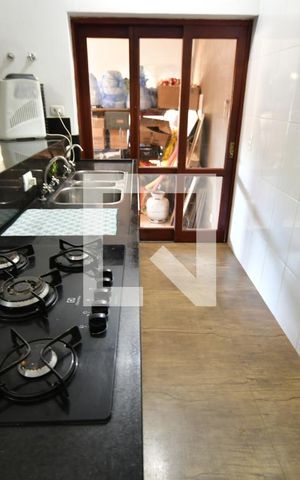 Casa à venda com 240m², 4 quartos e 1 vagaCozinha
