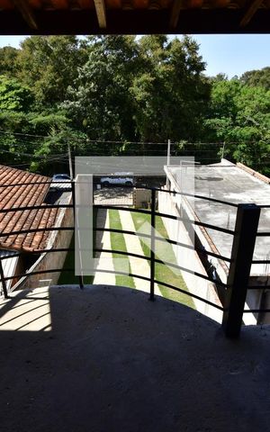 Casa à venda com 240m², 4 quartos e 1 vagaSacada 3
