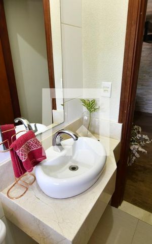 Casa à venda com 240m², 4 quartos e 1 vagaLavabo