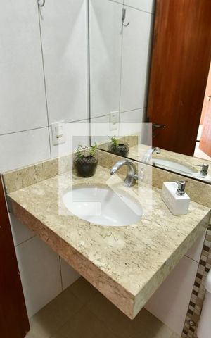 Casa à venda com 240m², 4 quartos e 1 vagaBanheiro