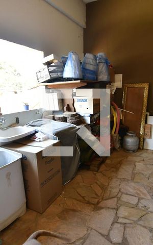 Casa à venda com 240m², 4 quartos e 1 vagaÁrea de Serviço