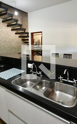 Casa à venda com 240m², 4 quartos e 1 vagaCozinha