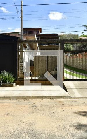 Casa à venda com 240m², 4 quartos e 1 vagaFachada