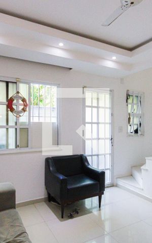 Casa de condomínio para alugar com 91m², 3 quartos e 1 vaga Casa de condomínio para alugar com 91m², 3 quartos e 1 vagaSala