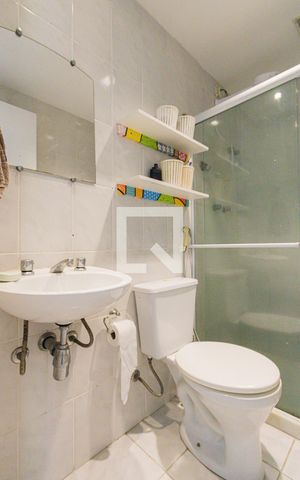 Casa de condomínio para alugar com 91m², 3 quartos e 1 vaga Casa de condomínio para alugar com 91m², 3 quartos e 1 vagaBanheiro Social