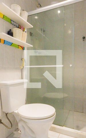 Casa de condomínio para alugar com 91m², 3 quartos e 1 vaga Casa de condomínio para alugar com 91m², 3 quartos e 1 vagaBanheiro Social