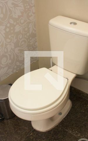 Studio para alugar com 40m², 1 quarto e 1 vaga Studio para alugar com 40m², 1 quarto e 1 vagaBanheiro