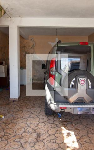 Casa à venda com 250m², 2 quartos e 2 vagas Casa à venda com 250m², 2 quartos e 2 vagasGaragem