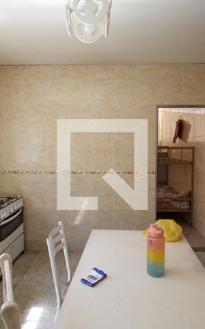 Casa à venda com 250m², 2 quartos e 2 vagas Casa à venda com 250m², 2 quartos e 2 vagasCozinha