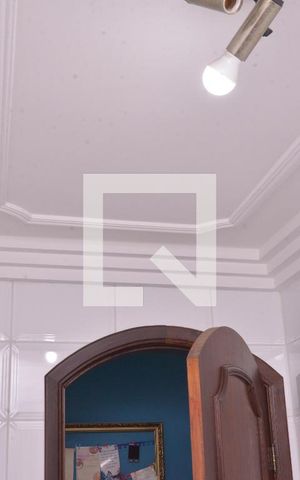 Casa à venda com 176m², 3 quartos e 2 vagasBanheiro 4