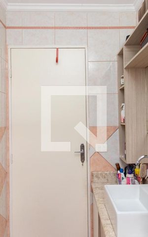 Casa à venda com 155m², 2 quartos e 2 vagas Casa à venda com 155m², 2 quartos e 2 vagasBanheiro Social