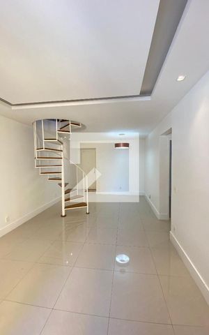 Apartamento à venda com 150m², 3 quartos e 1 vaga Apartamento à venda com 150m², 3 quartos e 1 vagaSala