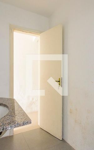 Casa à venda com 180m², 4 quartos e 5 vagas Casa à venda com 180m², 4 quartos e 5 vagasBanheiro