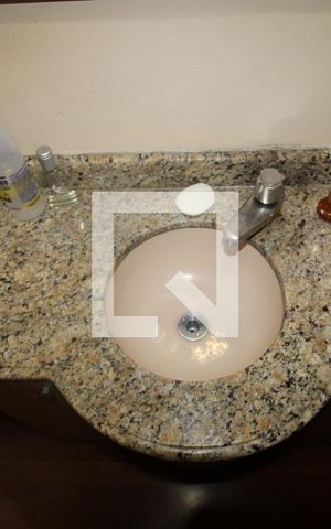 Casa à venda com 198m², 3 quartos e 2 vagasBanheiro 2