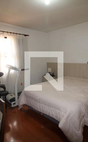 Casa à venda com 198m², 3 quartos e 2 vagasQuarto 1