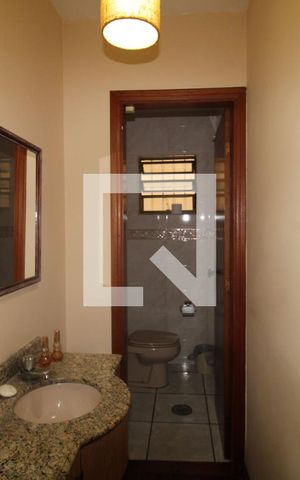 Casa à venda com 198m², 3 quartos e 2 vagasBanheiro 2