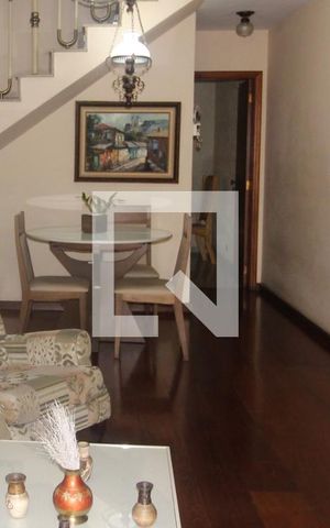 Casa à venda com 198m², 3 quartos e 2 vagasSala