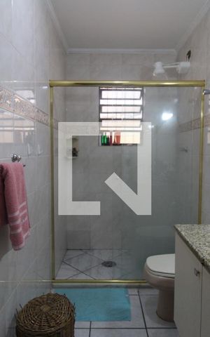 Casa à venda com 198m², 3 quartos e 2 vagasBanheiro 2