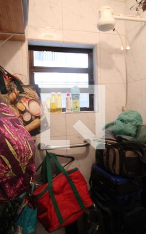 Casa à venda com 198m², 3 quartos e 2 vagasDespensa - Banheiro