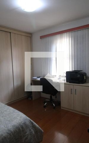 Casa à venda com 198m², 3 quartos e 2 vagasQuarto 3