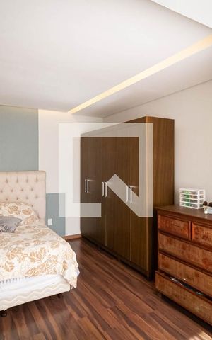 Casa à venda com 274m², 2 quartos e 8 vagas Casa à venda com 274m², 2 quartos e 8 vagasSuíte