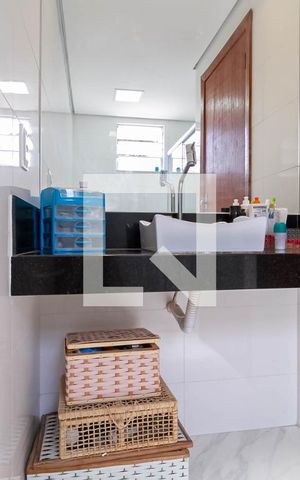 Casa à venda com 274m², 2 quartos e 8 vagas Casa à venda com 274m², 2 quartos e 8 vagasBanheiro da suíte
