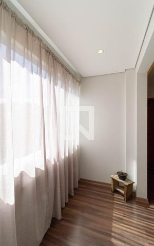 Casa à venda com 274m², 2 quartos e 8 vagas Casa à venda com 274m², 2 quartos e 8 vagasSuíte