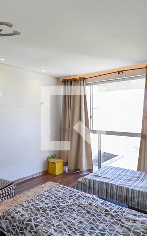 Casa à venda com 274m², 2 quartos e 8 vagas Casa à venda com 274m², 2 quartos e 8 vagasQuarto