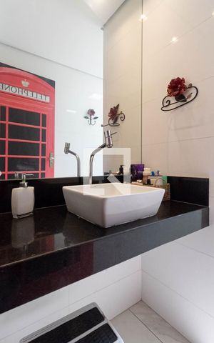Casa à venda com 274m², 2 quartos e 8 vagas Casa à venda com 274m², 2 quartos e 8 vagasBanheiro social