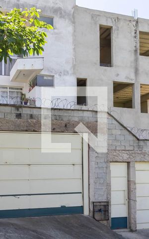 Casa à venda com 274m², 2 quartos e 8 vagas Casa à venda com 274m², 2 quartos e 8 vagasFachada