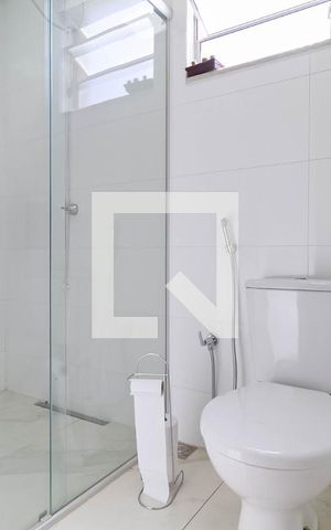 Casa à venda com 274m², 2 quartos e 8 vagas Casa à venda com 274m², 2 quartos e 8 vagasBanheiro social