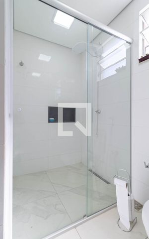 Casa à venda com 274m², 2 quartos e 8 vagas Casa à venda com 274m², 2 quartos e 8 vagasBanheiro social