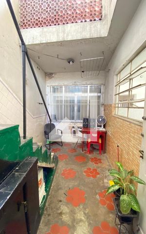Casa à venda com 96m², 5 quartos e 1 vagaÁrea de Serviço