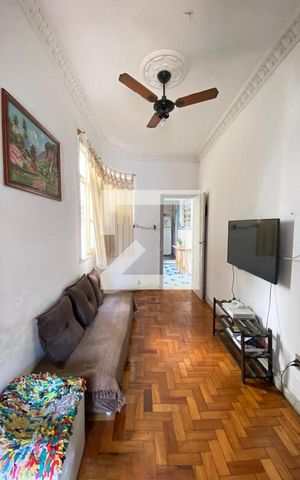 Casa à venda com 96m², 5 quartos e 1 vagaSala