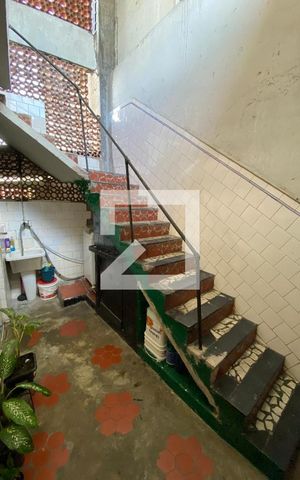 Casa à venda com 96m², 5 quartos e 1 vagaÁrea de Serviço