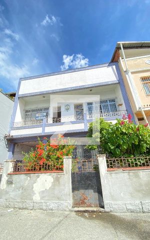 Casa à venda com 96m², 5 quartos e 1 vagaFachada