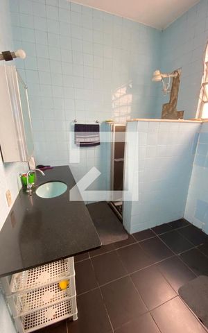 Casa à venda com 96m², 5 quartos e 1 vagaBanheiro