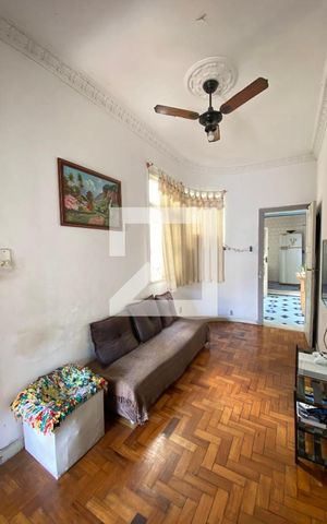 Casa à venda com 96m², 5 quartos e 1 vagaSala