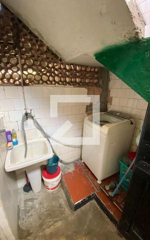 Casa à venda com 96m², 5 quartos e 1 vagaÁrea de Serviço