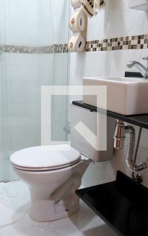 Casa à venda com 308m², 4 quartos e 6 vagasBanheiro Quarto 4