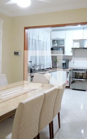 Casa à venda com 308m², 4 quartos e 6 vagasCozinha