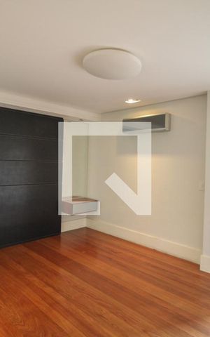 Apartamento à venda com 325m², 3 quartos e 5 vagas Apartamento à venda com 325m², 3 quartos e 5 vagasSala