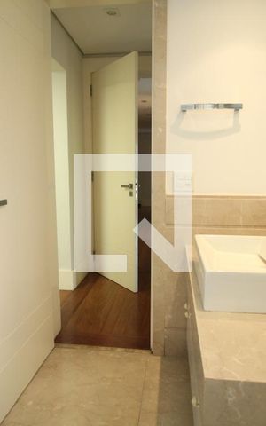 Apartamento à venda com 325m², 3 quartos e 5 vagasBanheiro 