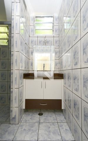 Casa para alugar com 110m², 3 quartos e 4 vagasBanheiro