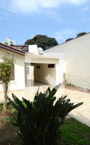 Casa para alugar com 110m², 3 quartos e 4 vagasQuintal