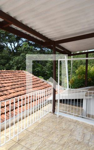 Casa para alugar com 110m², 3 quartos e 4 vagasTerraço