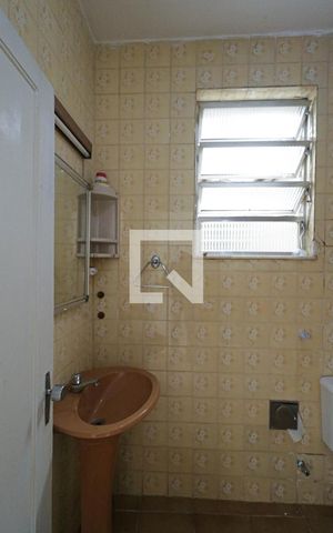 Apartamento para alugar com 72m², 2 quartos e sem vaga Apartamento para alugar com 72m², 2 quartos e sem vagaBanheiro